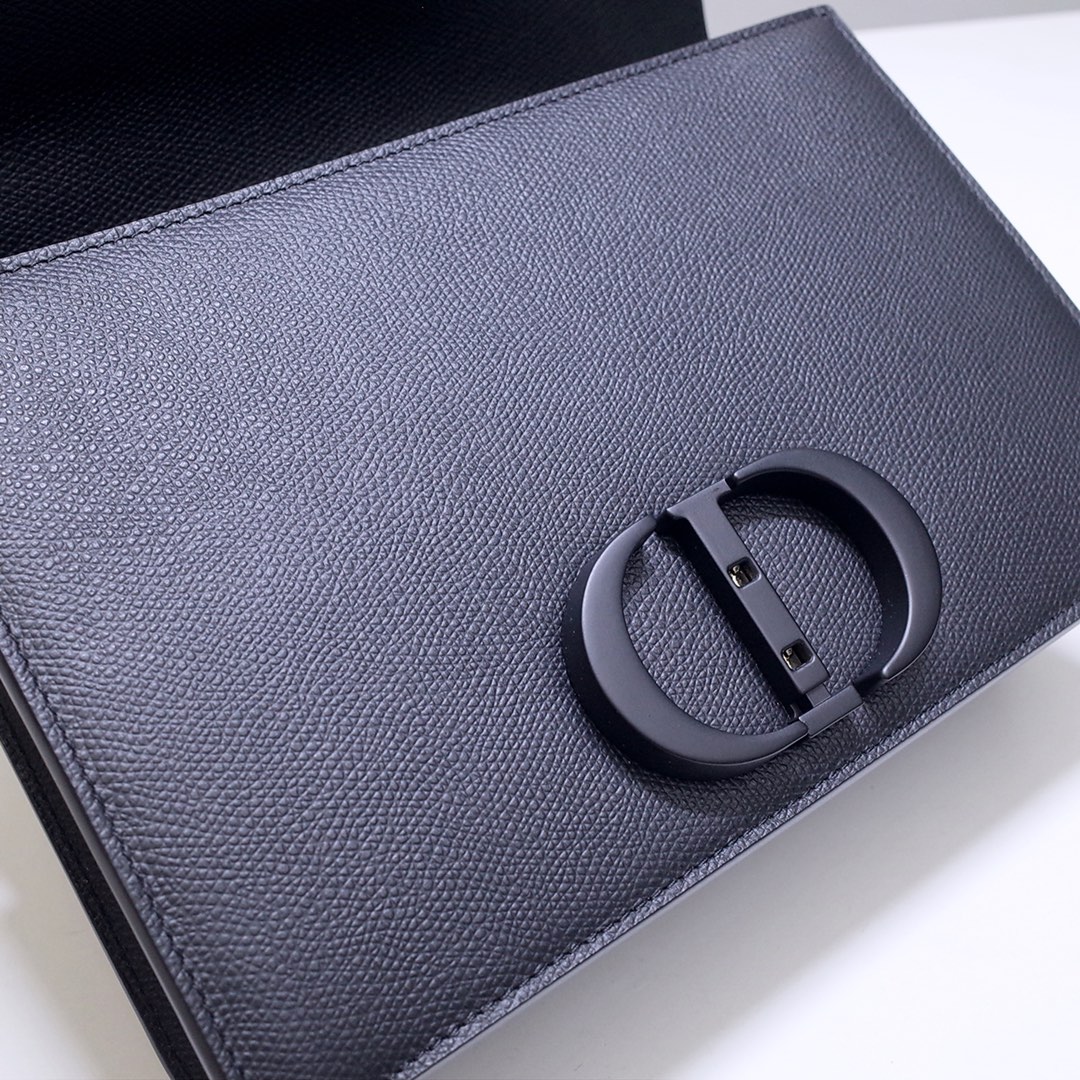 30 Montaigne Bag Black Grained Calfskin